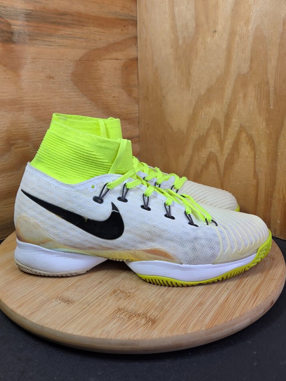 Nike Air Zoom Ultrafly HC Mens White Hardcourt Tennis Shoes Sneakers Size 9